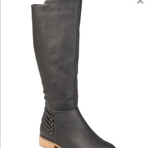 Women’s gray wide-calf boots